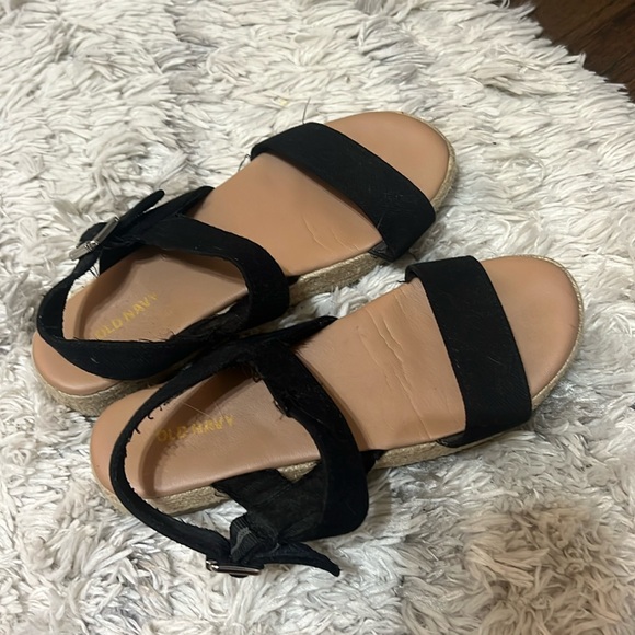 Old Navy Sandals - Picture 1 of 3